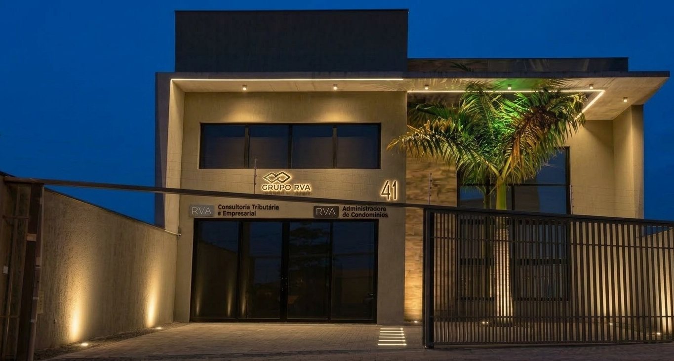 Fachada da sede do Grupo RVA à noite